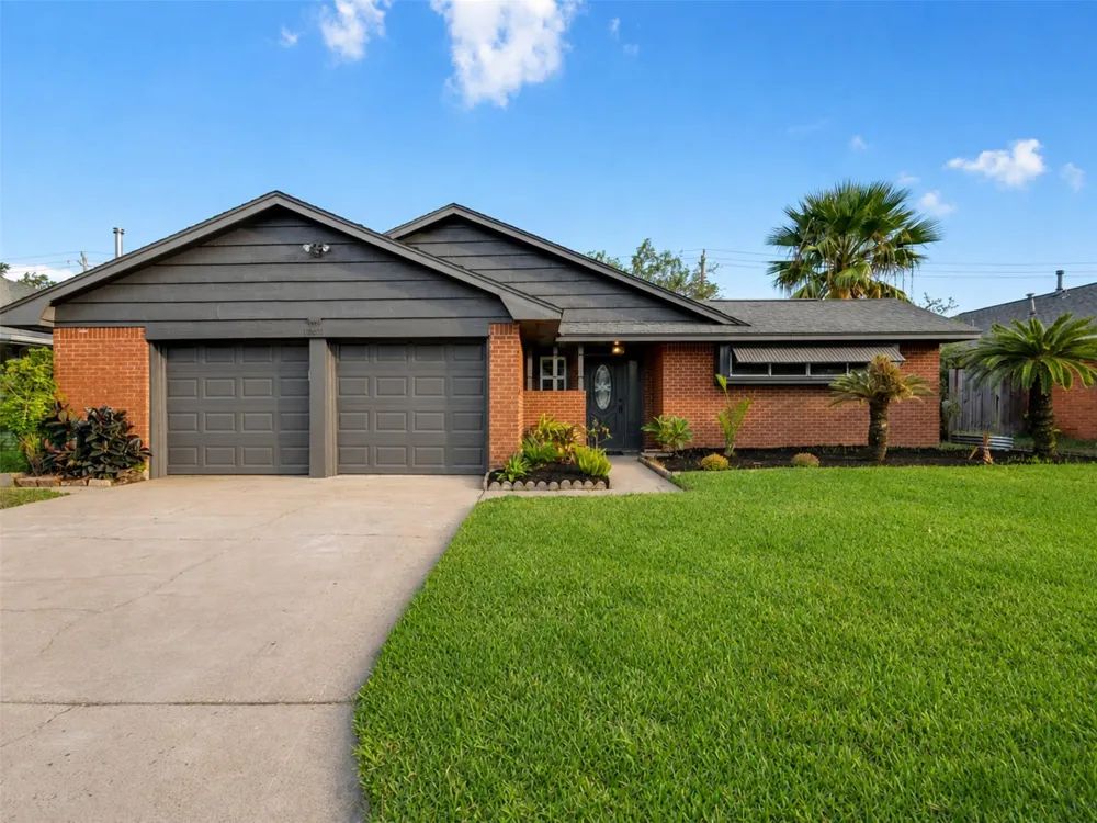 6614 Golf Crest Drive Galveston, TX 77551