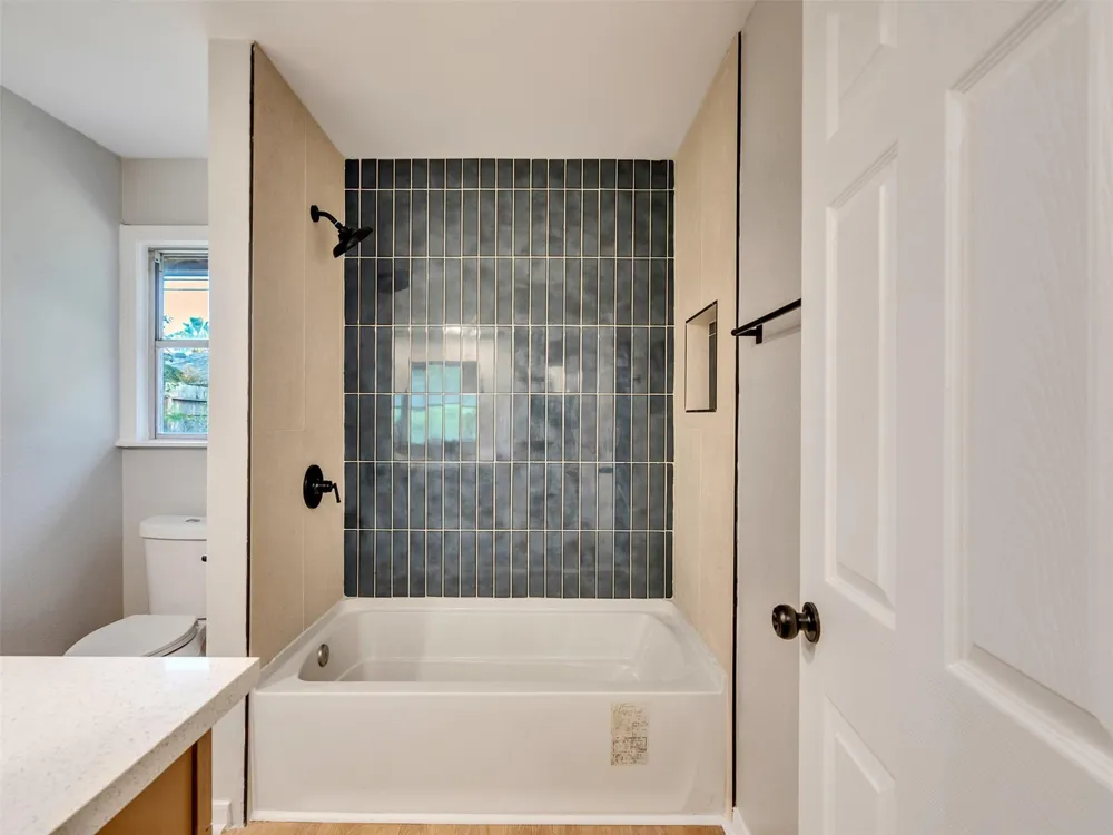 6614 Golf Crest Drive Galveston, TX 77551