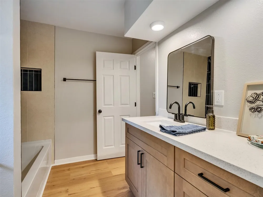 6614 Golf Crest Drive Galveston, TX 77551