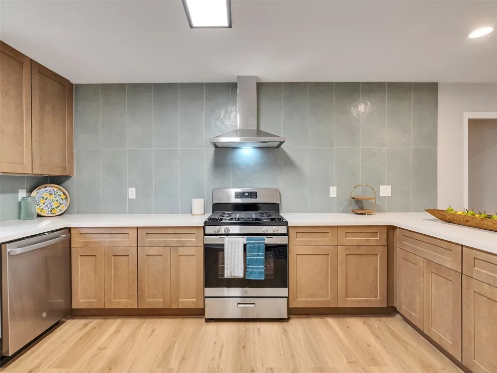 6614 Golf Crest Drive Galveston, TX 77551