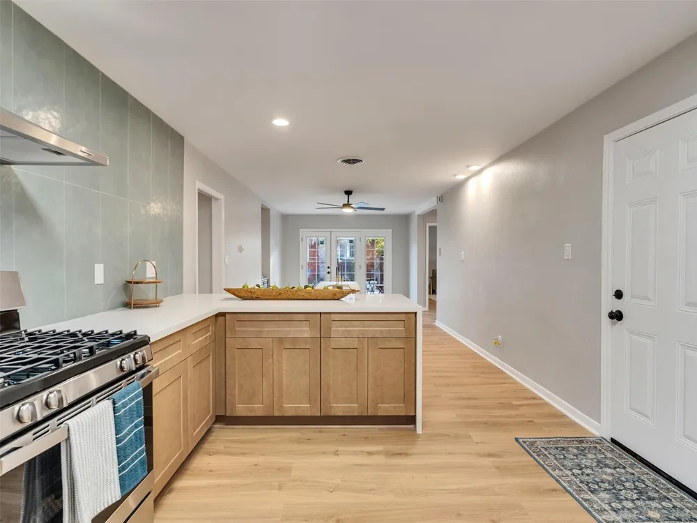 6614 Golf Crest Drive Galveston, TX 77551