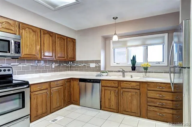 7877 S University Way Centennial, CO 80122