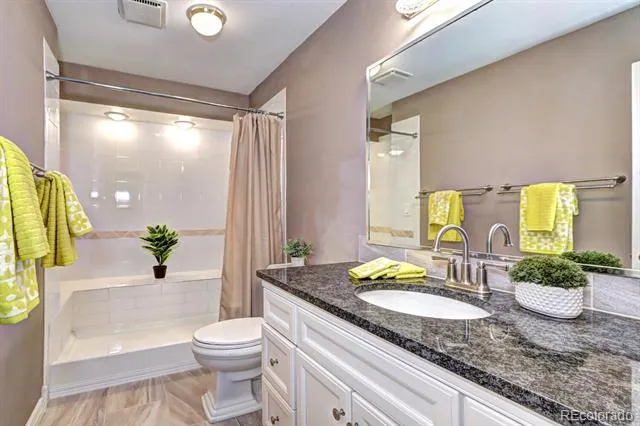 7877 S University Way Centennial, CO 80122