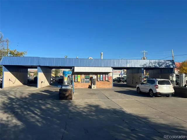 1530 Kingston Street Aurora, CO 80010
