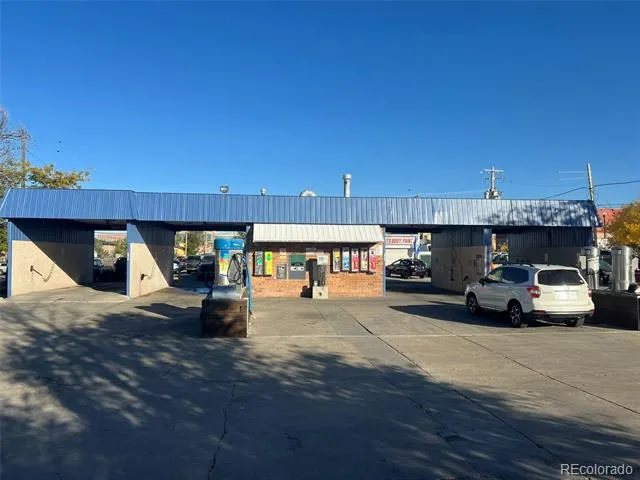 1530 Kingston Street Aurora, CO 80010
