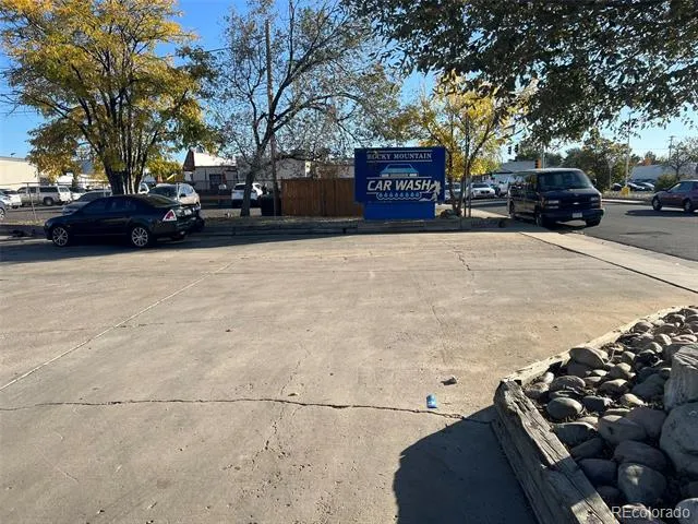 1530 Kingston Street Aurora, CO 80010