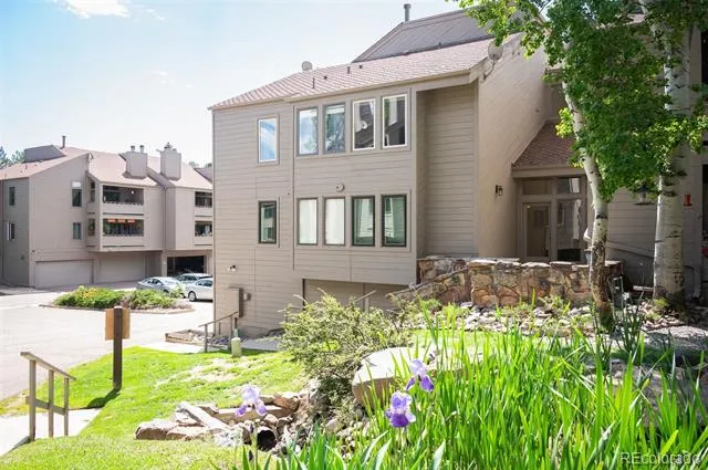 23528 Pondview Place Golden, CO 80401