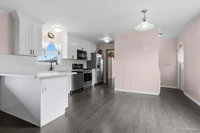 15814 colfax ave Aurora, CO 80011