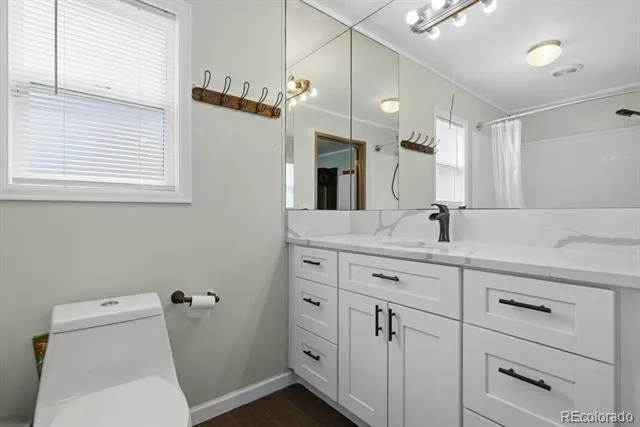 15814 colfax ave Aurora, CO 80011