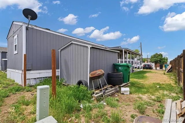 15814 colfax ave Aurora, CO 80011