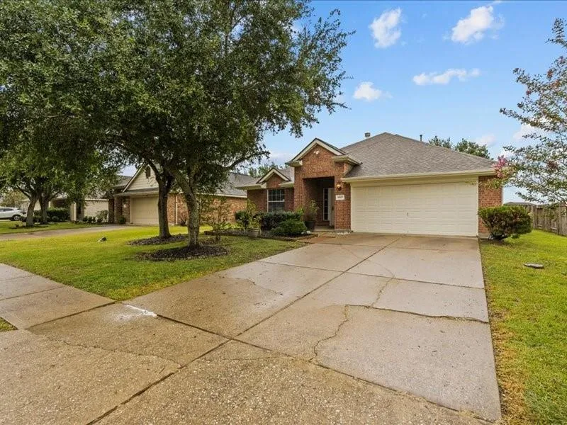 6507 Canyon Mist Lane Dickinson, TX 77539