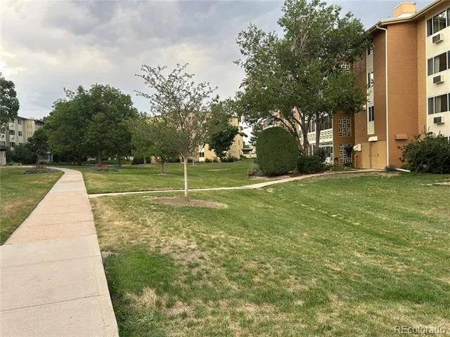 665 S Alton Way #8A Denver, CO 80247