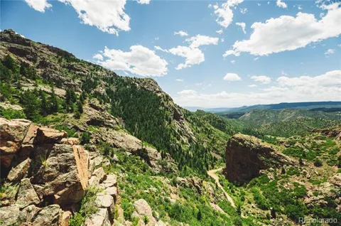 Shelf Road