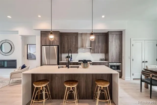2148 Applewood Drive Lakewood, CO 80215