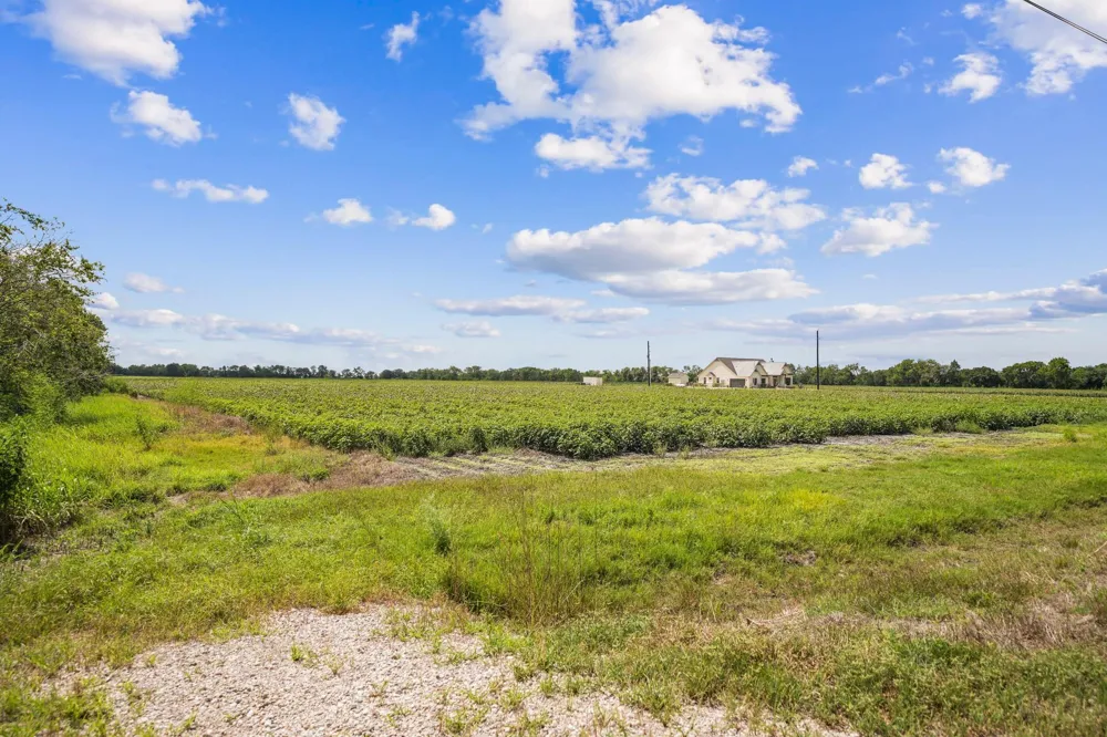 8433 Fairchild Road Richmond, TX 77469