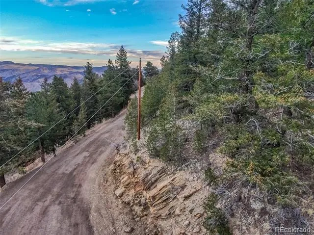 000 Upper Moss Rock Road Golden, CO 80401