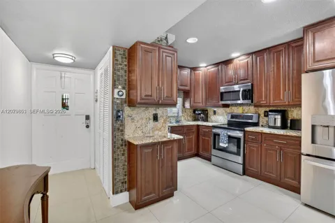 8941 S Hollybrook Blvd #205