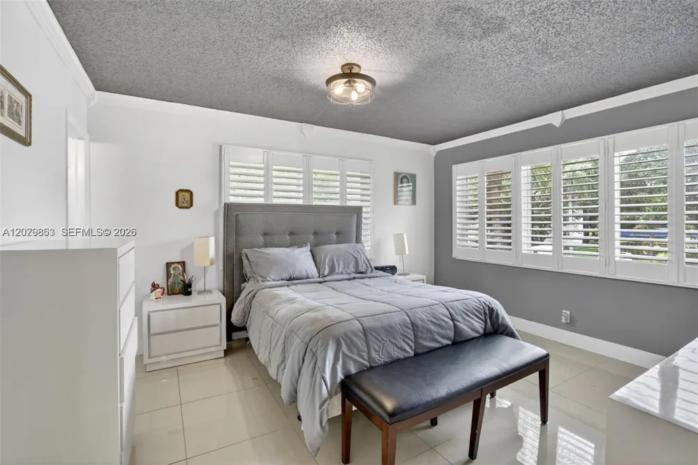 8941 S Hollybrook Blvd #205 Pembroke Pines, FL 33025