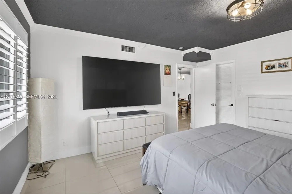 8941 S Hollybrook Blvd #205 Pembroke Pines, FL 33025