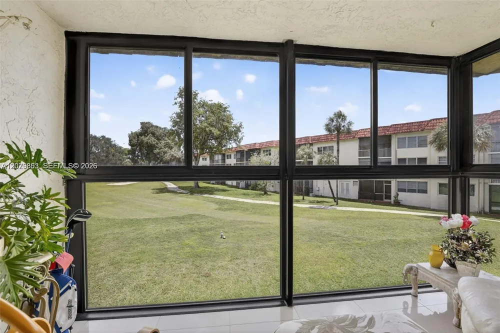 8941 S Hollybrook Blvd #205 Pembroke Pines, FL 33025