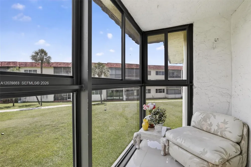 8941 S Hollybrook Blvd #205 Pembroke Pines, FL 33025