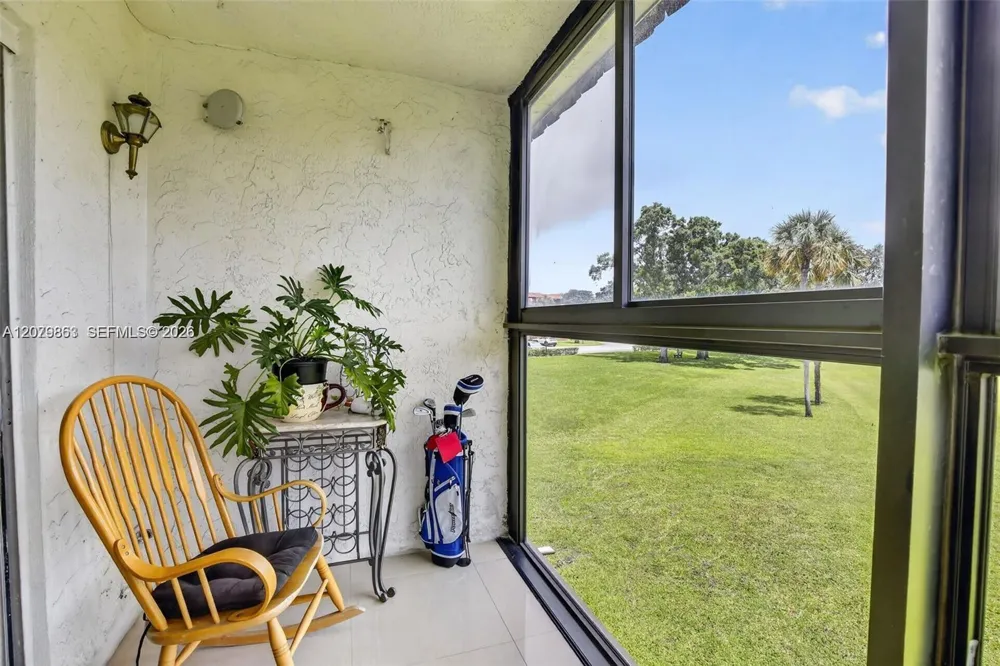 8941 S Hollybrook Blvd #205 Pembroke Pines, FL 33025