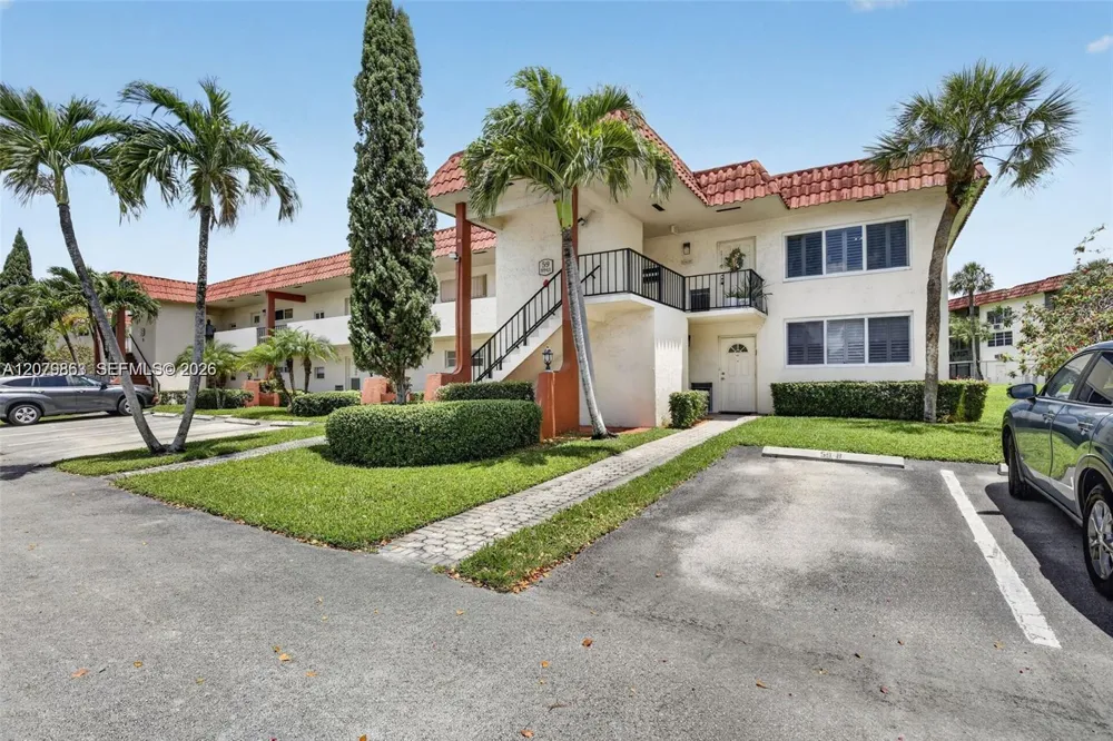 8941 S Hollybrook Blvd #205 Pembroke Pines, FL 33025