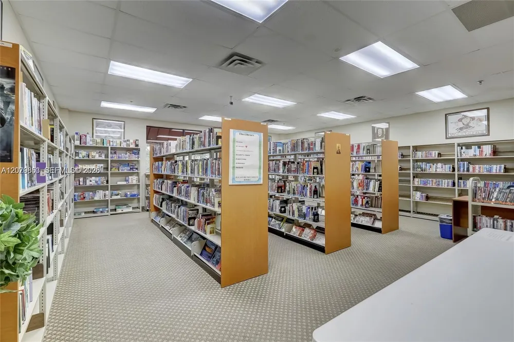 8941 S Hollybrook Blvd #205 Pembroke Pines, FL 33025