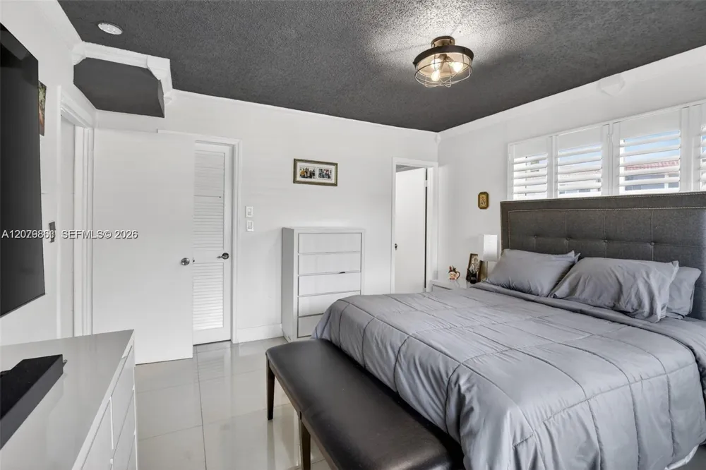 8941 S Hollybrook Blvd #205 Pembroke Pines, FL 33025