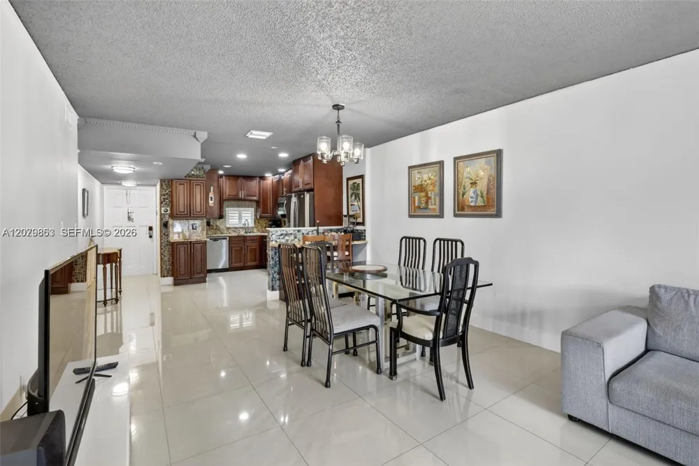 8941 S Hollybrook Blvd #205 Pembroke Pines, FL 33025