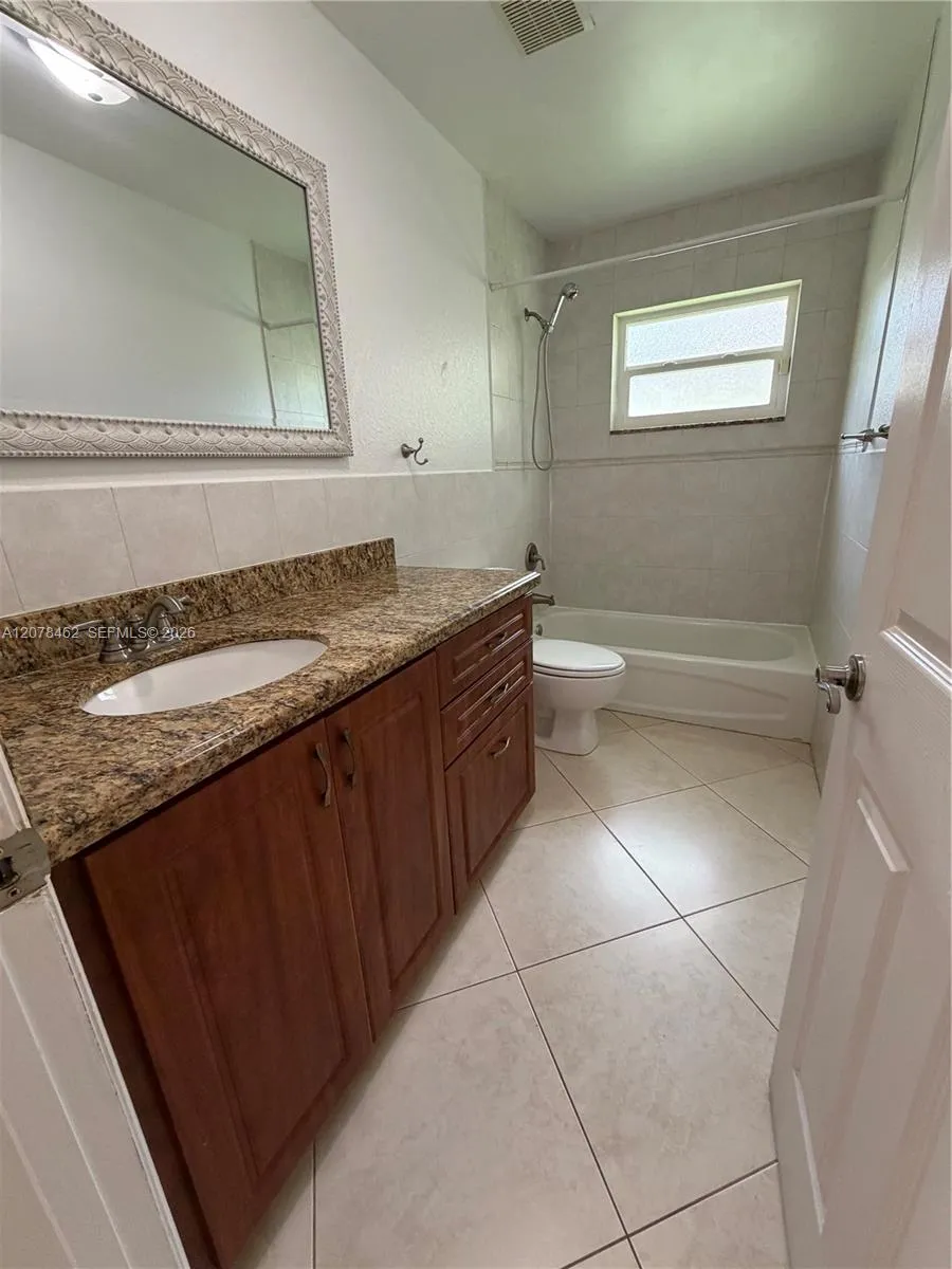 250 NE 87th St El Portal, FL 33138