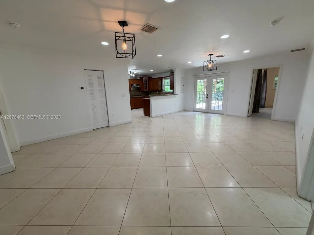 250 NE 87th St El Portal, FL 33138