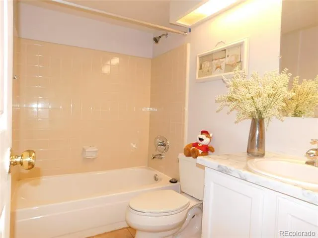 4044 S Carson Street #F Aurora, CO 80014