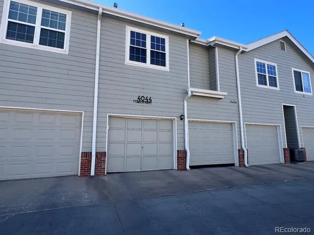 4044 S Carson Street #F Aurora, CO 80014