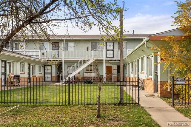 1129 Akron Street Aurora, CO 80010