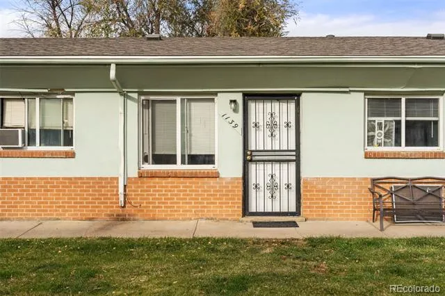 1129 Akron Street Aurora, CO 80010