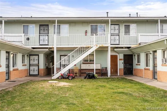 1129 Akron Street Aurora, CO 80010