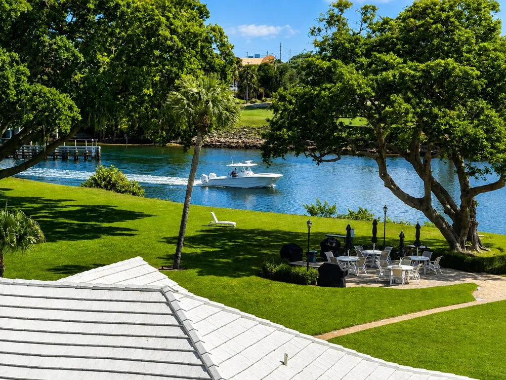 308 Golfview Road #405 North Palm Beach, FL 33408