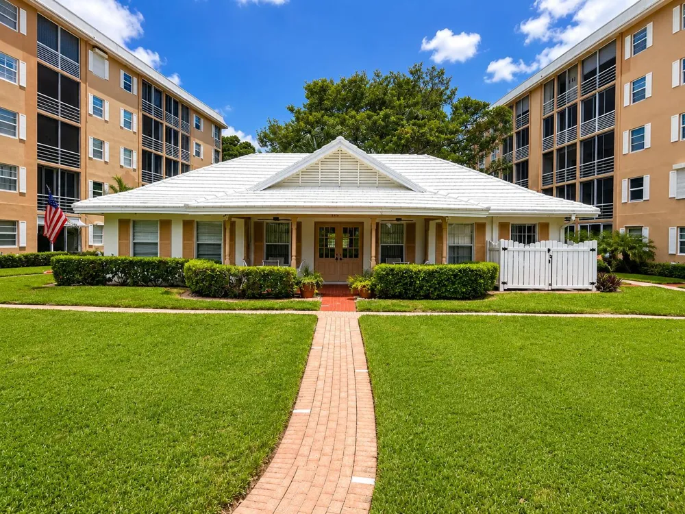 308 Golfview Road #405 North Palm Beach, FL 33408