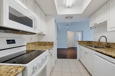 400 CRESTWOOD COURT #417