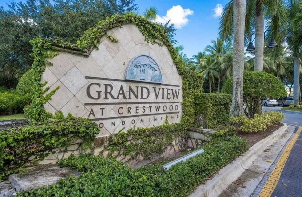 400 CRESTWOOD COURT #417 Royal Palm Beach, FL 33411