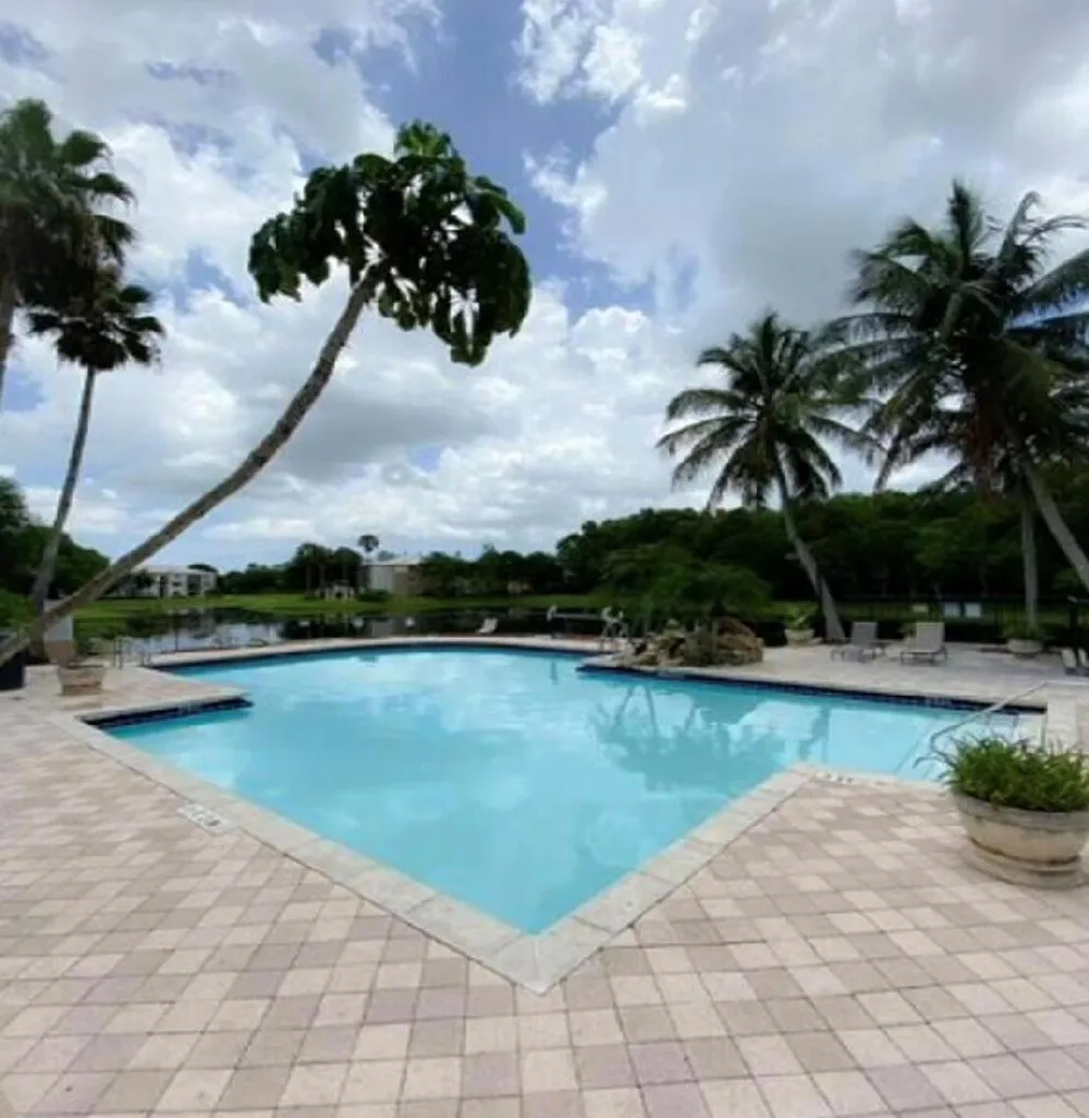 400 CRESTWOOD COURT #417 Royal Palm Beach, FL 33411