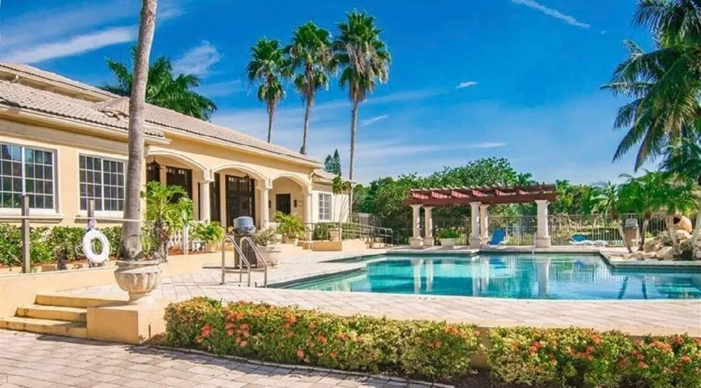 400 CRESTWOOD COURT #417 Royal Palm Beach, FL 33411