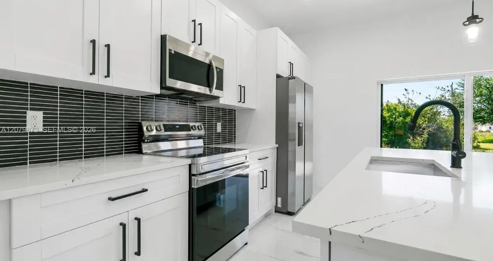 1036 CAPETOWN Lehigh Acres, FL 33974