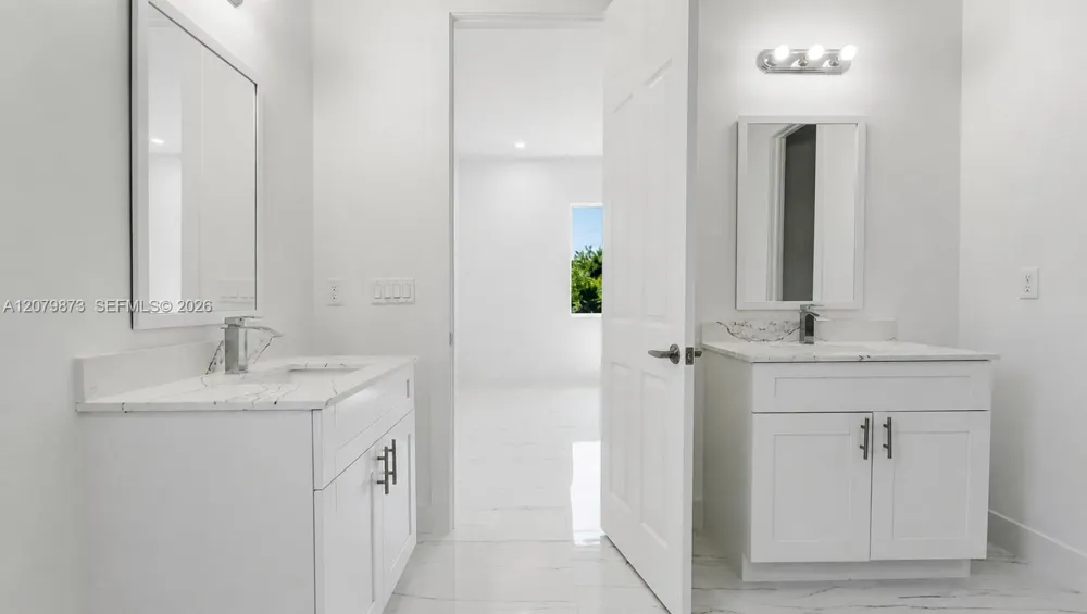 1036 CAPETOWN Lehigh Acres, FL 33974