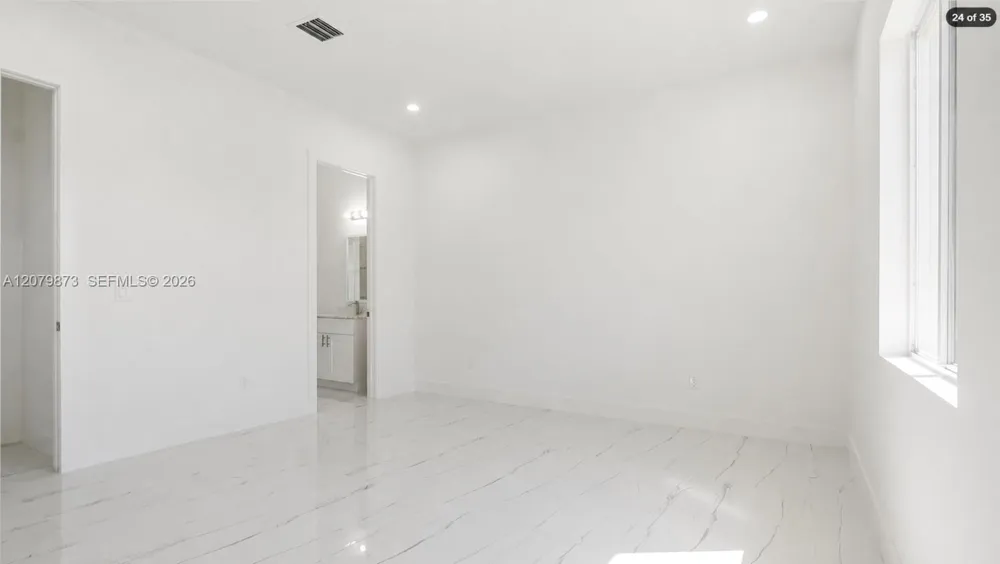 1036 CAPETOWN Lehigh Acres, FL 33974
