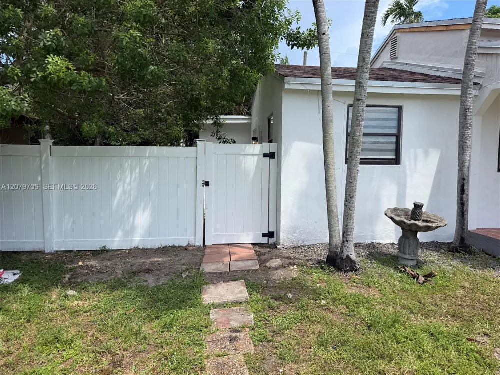 6871 SW 37th St #A Miami, FL 33155