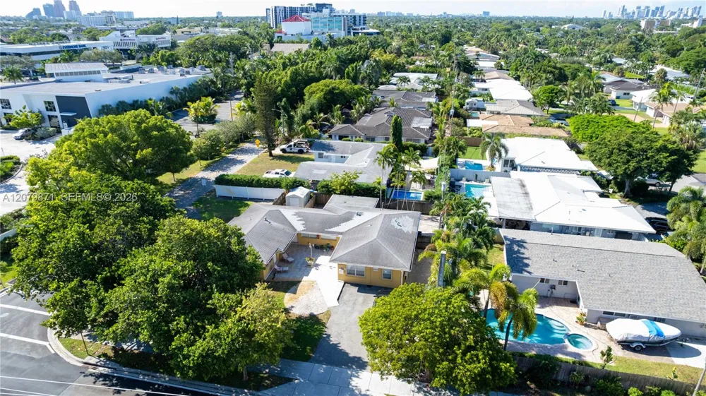 1980 NE 38th St #3 Oakland Park, FL 33308