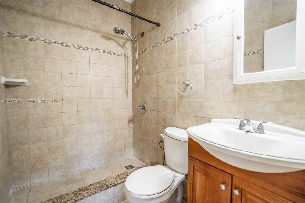 1980 NE 38th St #3 Oakland Park, FL 33308