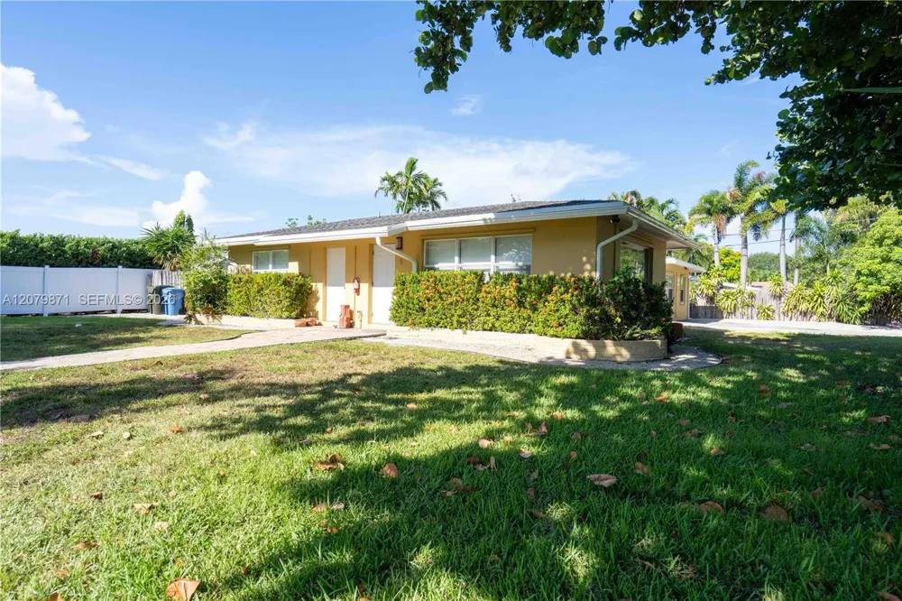 1980 NE 38th St #3 Oakland Park, FL 33308